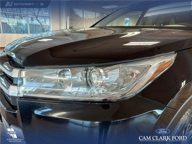 2019 Toyota Highlander LE (Stk: P14716) in Airdrie - Image 8 of 25