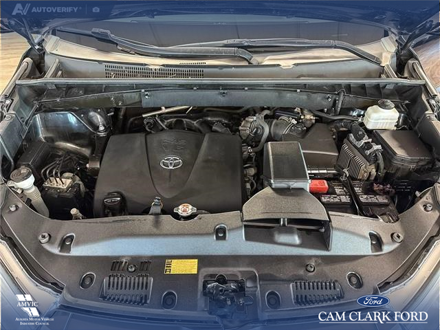 2019 Toyota Highlander LE (Stk: P14716) in Airdrie - Image 10 of 25