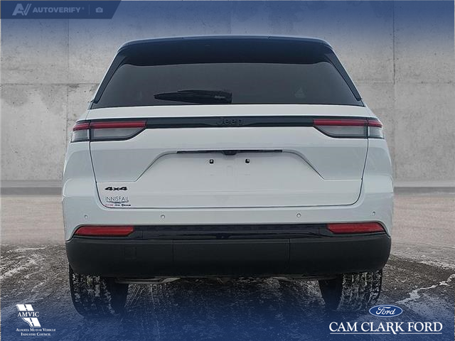 2025 Jeep Grand Cherokee Laredo (Stk: SJ056A) in Innisfail - Image 5 of 24