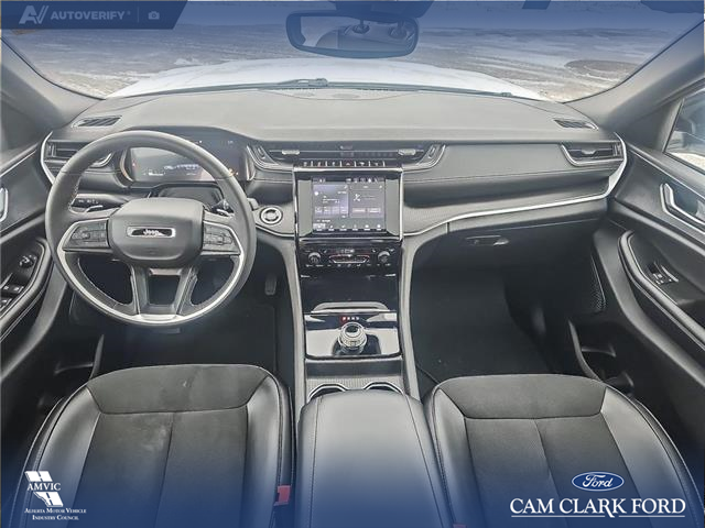 2025 Jeep Grand Cherokee Laredo (Stk: SJ056A) in Innisfail - Image 17 of 24