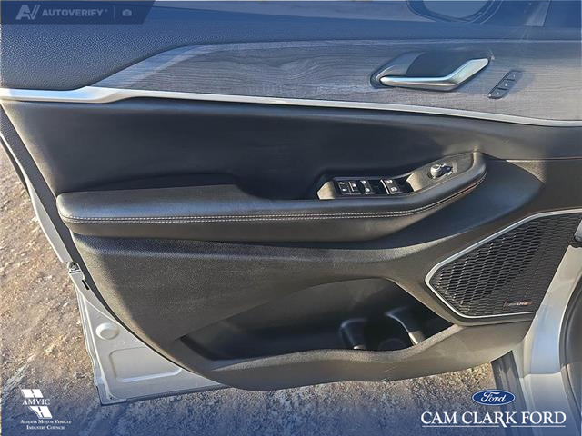 2023 Jeep Grand Cherokee 4xe Base (Stk: SJ070A) in Innisfail - Image 8 of 24