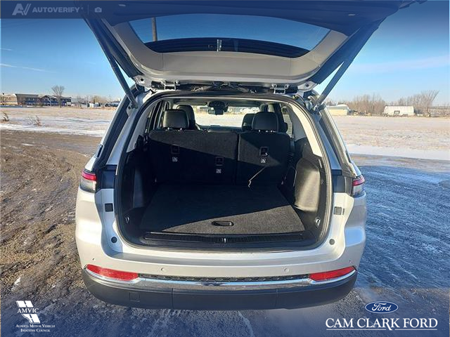 2023 Jeep Grand Cherokee 4xe Base (Stk: SJ070A) in Innisfail - Image 11 of 24