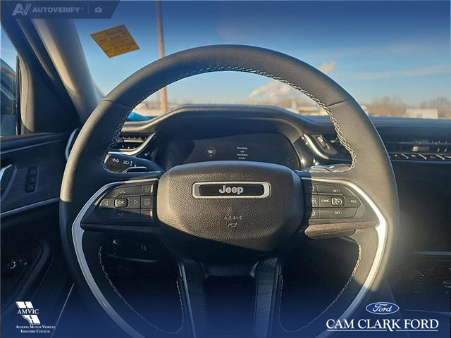 2023 Jeep Grand Cherokee 4xe Base (Stk: SJ070A) in Innisfail - Image 12 of 24