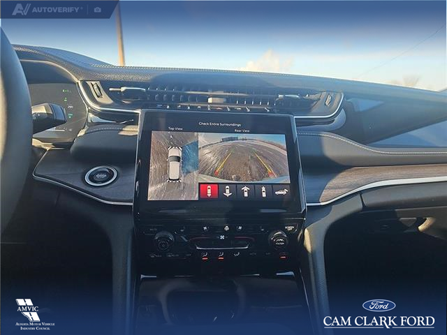 2023 Jeep Grand Cherokee 4xe Base (Stk: SJ070A) in Innisfail - Image 16 of 24