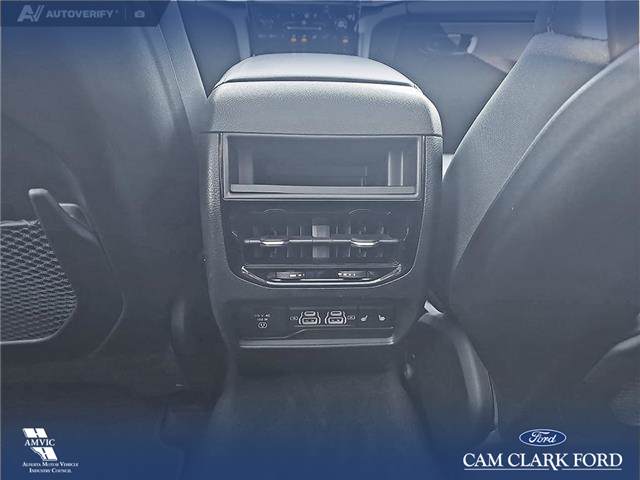 2023 Jeep Grand Cherokee 4xe Base (Stk: SJ070A) in Innisfail - Image 17 of 24