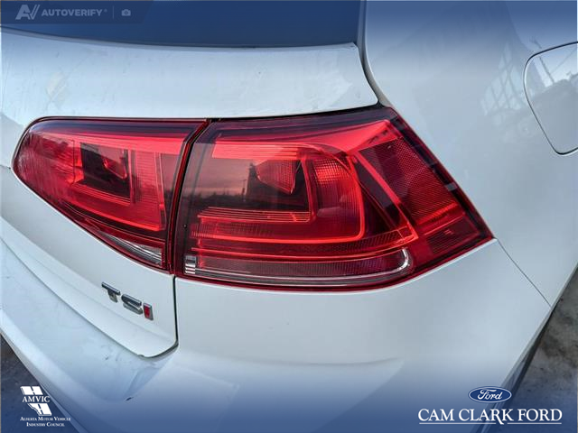 2016 Volkswagen Golf 1.8 TSI Comfortline (Stk: P6931) in Olds - Image 11 of 25