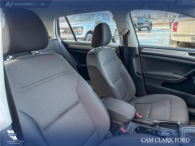 2016 Volkswagen Golf 1.8 TSI Comfortline (Stk: P6931) in Olds - Image 22 of 25