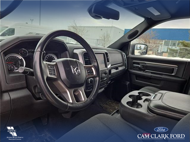 2022 RAM 1500 Classic SLT (Stk: U37946) in Red Deer - Image 6 of 7
