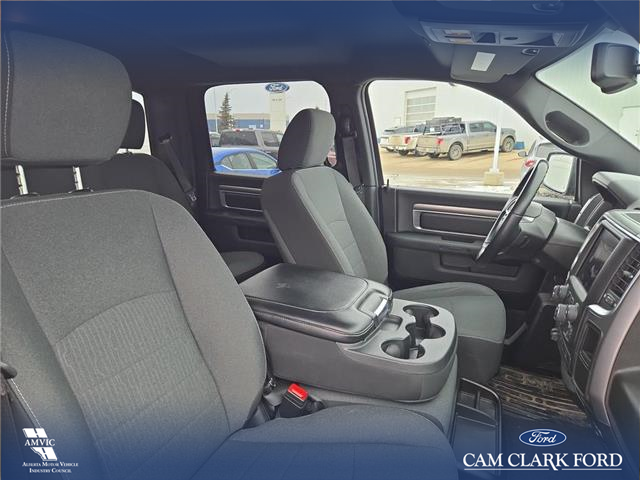 2022 RAM 1500 Classic SLT (Stk: U37946) in Red Deer - Image 7 of 7