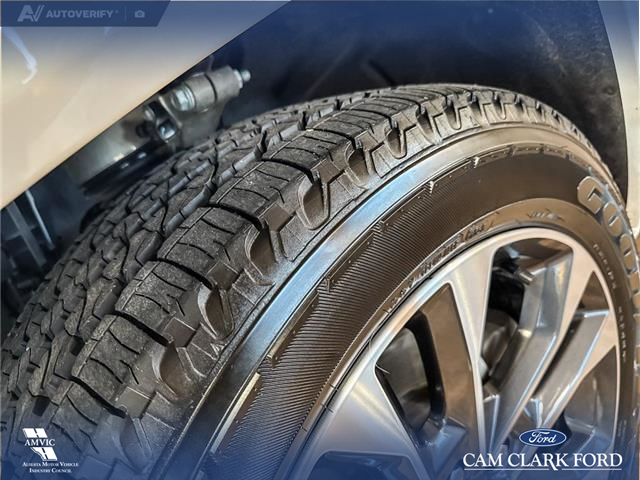 2023 Jeep Grand Cherokee Overland (Stk: P14857) in Airdrie - Image 7 of 25