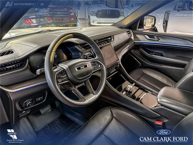 2023 Jeep Grand Cherokee Overland (Stk: P14857) in Airdrie - Image 13 of 25