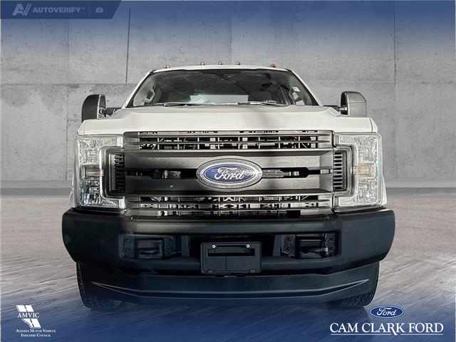 2017 Ford F-350 XL (Stk: P14831) in Airdrie - Image 2 of 25 2017 Ford F-350 XL (Stk: P14831) in Airdrie - Image 2 of 25