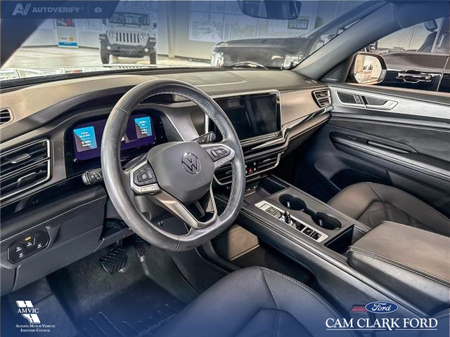 2024 Volkswagen Atlas Cross Sport 2.0 TSI Comfortline (Stk: P14894) in Airdrie - Image 13 of 25 2024 Volkswagen Atlas Cross Sport 2.0 TSI Comfortline (Stk: P14894) in Airdrie - Image 13 of 25
