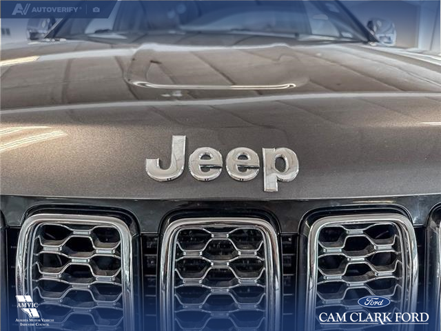 2020 Jeep Grand Cherokee Overland (Stk: P14938) in Airdrie - Image 9 of 25