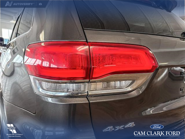 2020 Jeep Grand Cherokee Overland (Stk: P14938) in Airdrie - Image 11 of 25