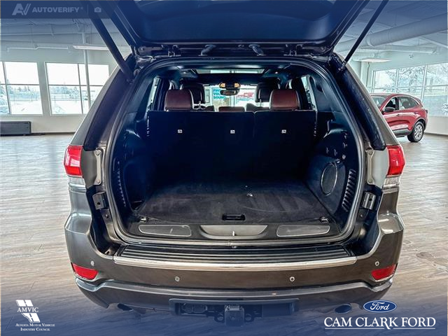 2020 Jeep Grand Cherokee Overland (Stk: P14938) in Airdrie - Image 12 of 25