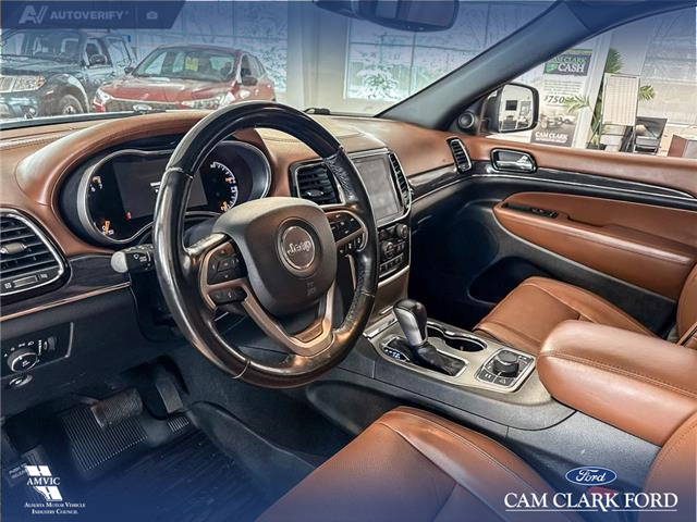2020 Jeep Grand Cherokee Overland (Stk: P14938) in Airdrie - Image 13 of 25