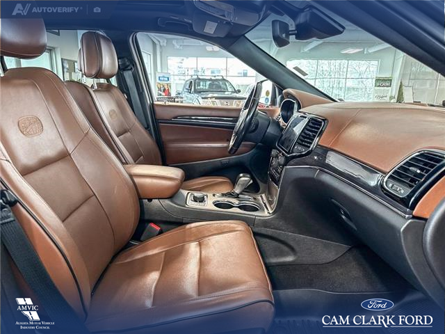 2020 Jeep Grand Cherokee Overland (Stk: P14938) in Airdrie - Image 22 of 25