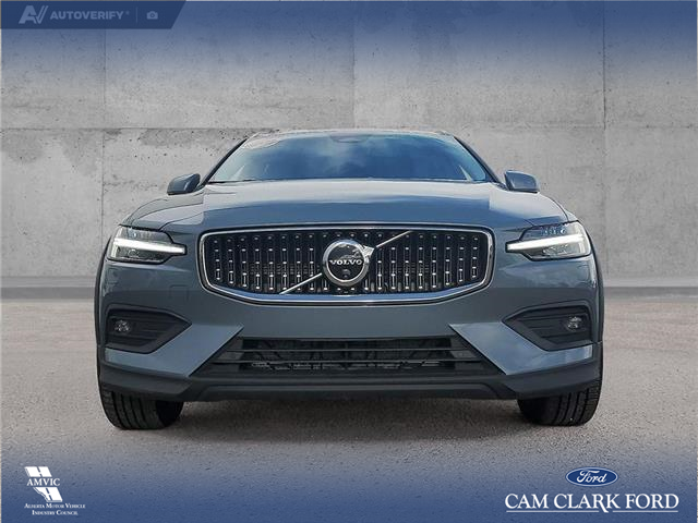 2024 Volvo V60 Cross Country B5 Plus (Stk: U38031) in Red Deer - Image 2 of 25