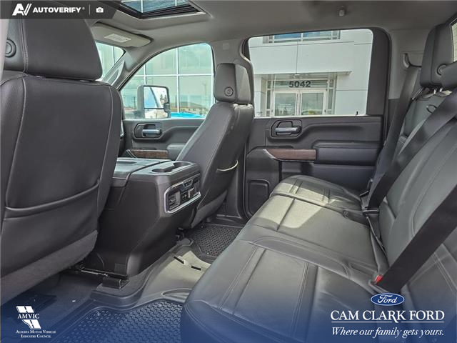 2021 GMC Sierra 3500HD Denali (Stk: P6986) in Olds - Image 21 of 23