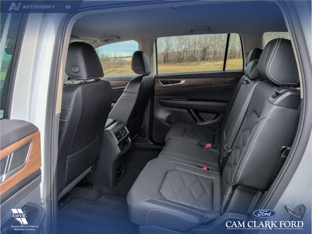 2025 Volkswagen Atlas 2.0 TSI Comfortline (Stk: P1170) in Innisfail - Image 16 of 19