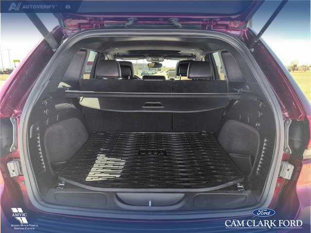 2019 Jeep Grand Cherokee Laredo (Stk: P1181) in Innisfail - Image 10 of 18