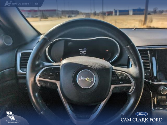 2019 Jeep Grand Cherokee Laredo (Stk: P1181) in Innisfail - Image 11 of 18
