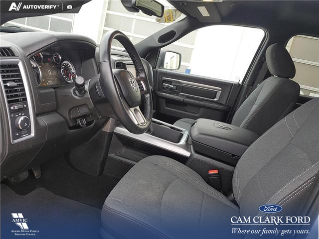 2023 RAM 1500 Classic SLT (Stk: U38058) in Red Deer - Image 13 of 25