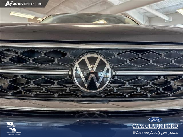 2022 Volkswagen Taos Highline (Stk: P15055) in Airdrie - Image 9 of 25
