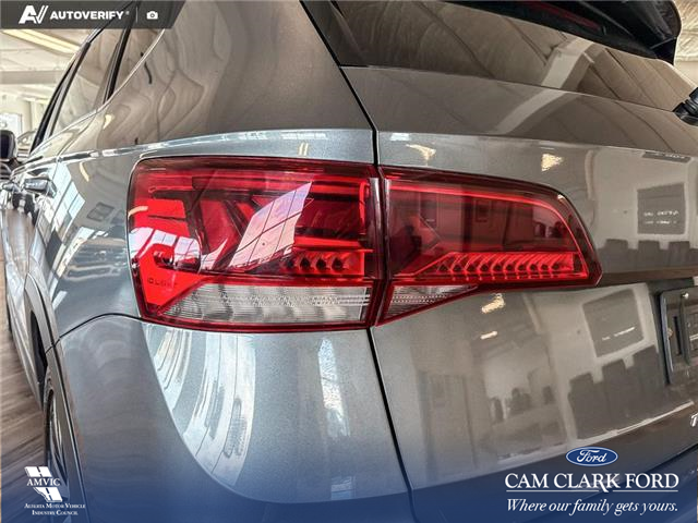 2022 Volkswagen Taos Highline (Stk: P15055) in Airdrie - Image 11 of 25