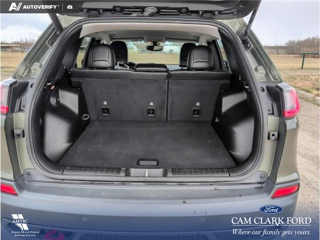 2021 Jeep Cherokee Trailhawk (Stk: P1210) in Innisfail - Image 16 of 18