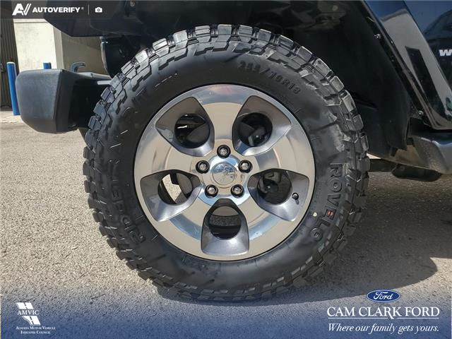 2018 Jeep Wrangler JK Unlimited Sahara (Stk: U38059) in Red Deer - Image 6 of 25