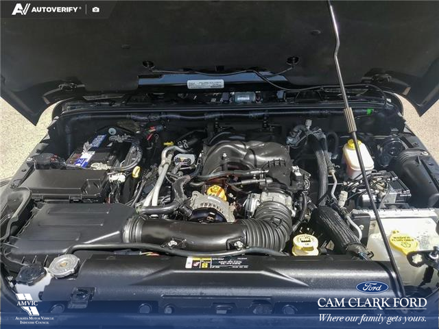 2018 Jeep Wrangler JK Unlimited Sahara (Stk: U38059) in Red Deer - Image 10 of 25