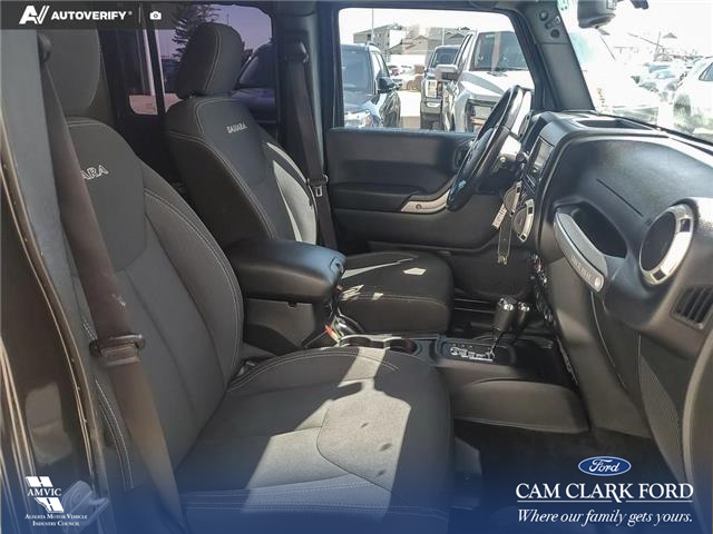 2018 Jeep Wrangler JK Unlimited Sahara (Stk: U38059) in Red Deer - Image 22 of 25