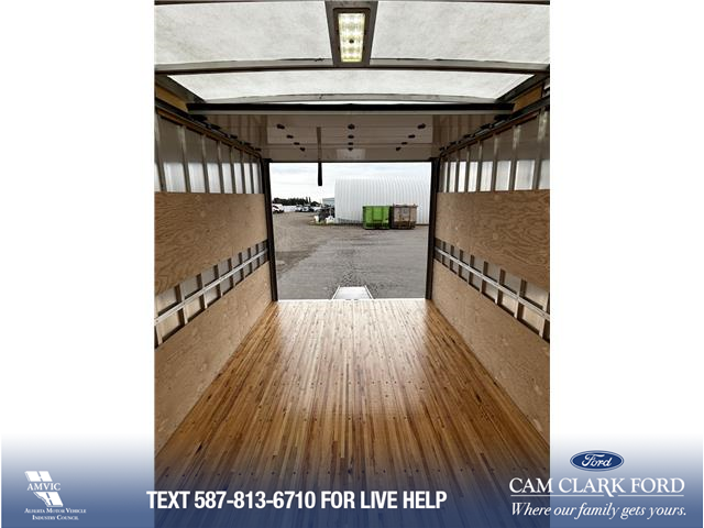 2026 Ford E-450 Cutaway Base (Stk: 26AF0466) in Airdrie - Image 7 of 9