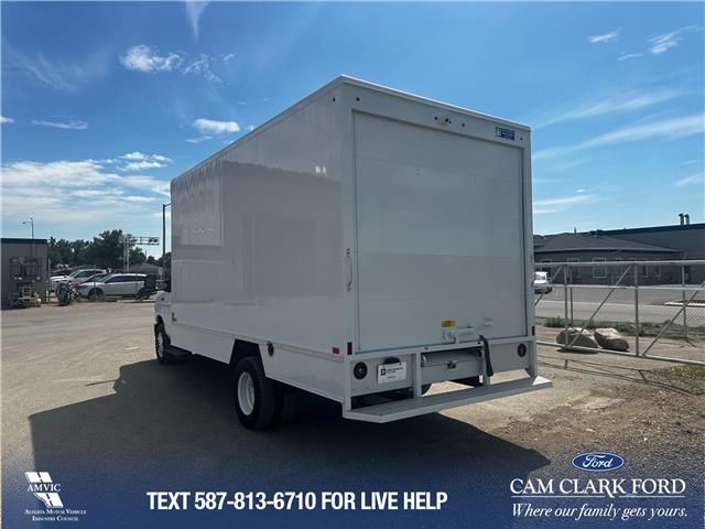 2026 Ford E-450 Cutaway Base (Stk: 26AF0466) in Airdrie - Image 5 of 9