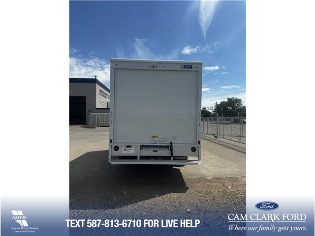 2026 Ford E-450 Cutaway Base (Stk: 26AF0466) in Airdrie - Image 6 of 9