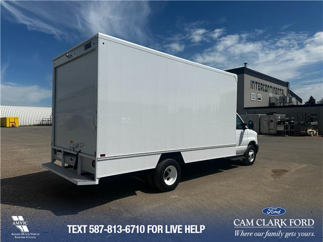 2026 Ford E-450 Cutaway Base (Stk: 26AF0466) in Airdrie - Image 4 of 9