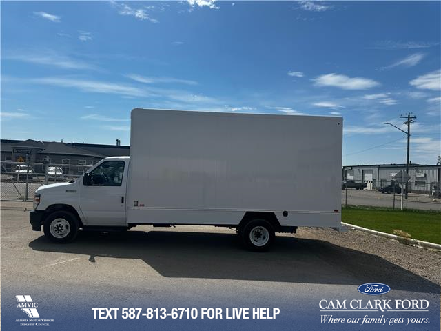 2026 Ford E-450 Cutaway Base (Stk: 26AF0466) in Airdrie - Image 2 of 9