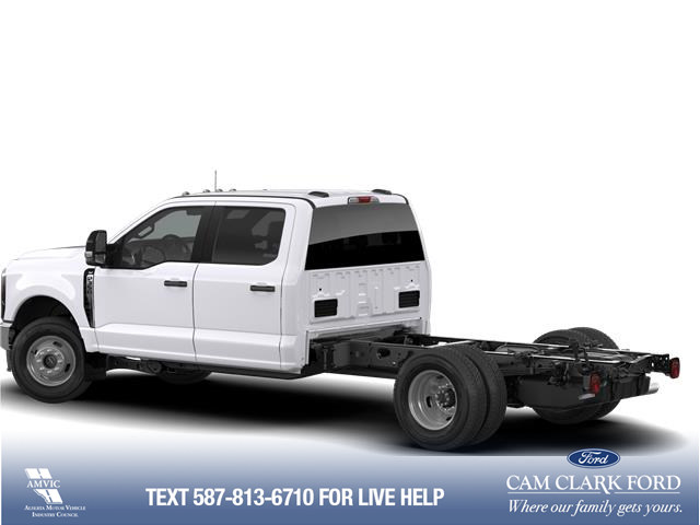 2026 Ford F-350 Chassis XLT (Stk: 26AT1061) in Airdrie - Image 2 of 7