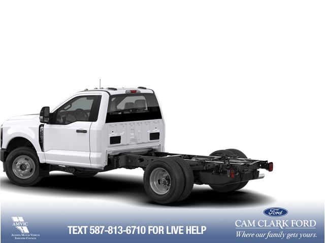 2026 Ford F-350 Chassis XL (Stk: 26AT2232) in Airdrie - Image 2 of 7 2026 Ford F-350 Chassis XL (Stk: 26AT2232) in Airdrie - Image 2 of 7