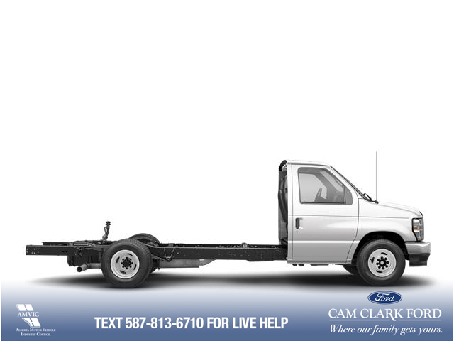 2026 Ford E-450 Cutaway Base (Stk: 26AT5235) in Airdrie - Image 2 of 5