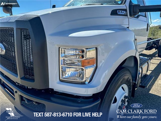 2025 Ford F-750 Diesel Base (Stk: 25F2447) in Red Deer - Image 5 of 14