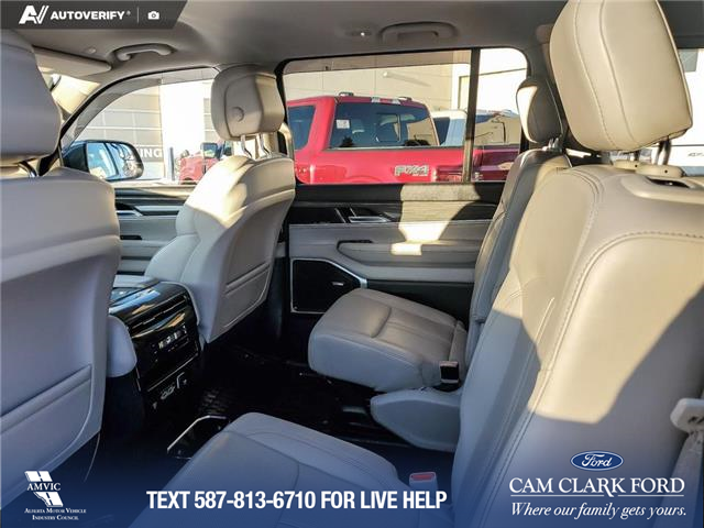 2022 Jeep Wagoneer Series III (Stk: U37897) in Red Deer - Image 23 of 25