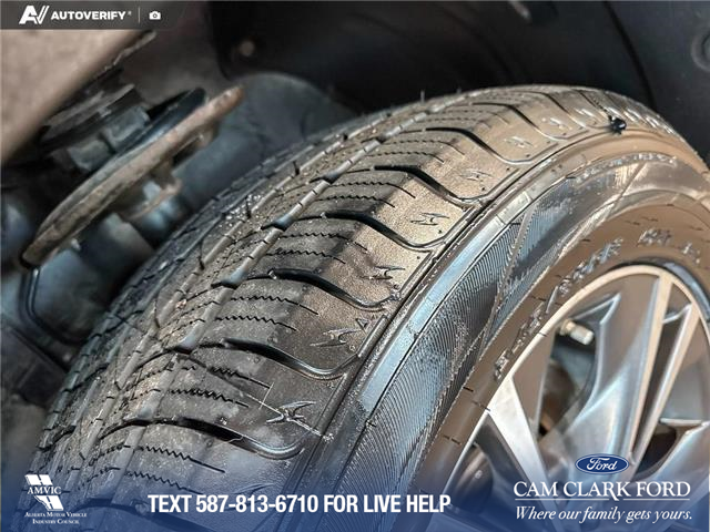 2019 Toyota Highlander LE (Stk: P14716) in Airdrie - Image 7 of 25