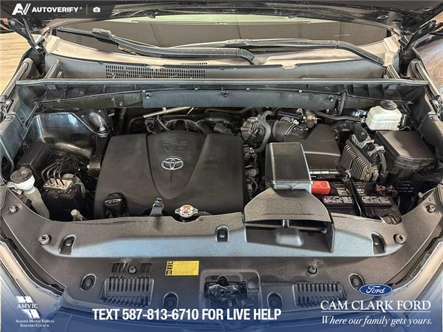 2019 Toyota Highlander LE (Stk: P14716) in Airdrie - Image 10 of 25