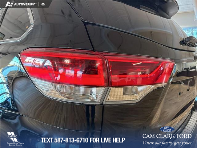 2019 Toyota Highlander LE (Stk: P14716) in Airdrie - Image 11 of 25