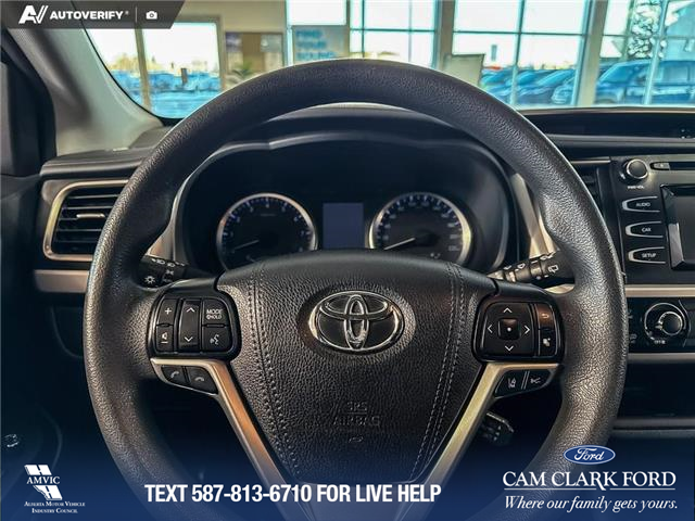 2019 Toyota Highlander LE (Stk: P14716) in Airdrie - Image 14 of 25