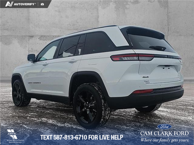 2025 Jeep Grand Cherokee Laredo (Stk: SJ056A) in Innisfail - Image 4 of 24