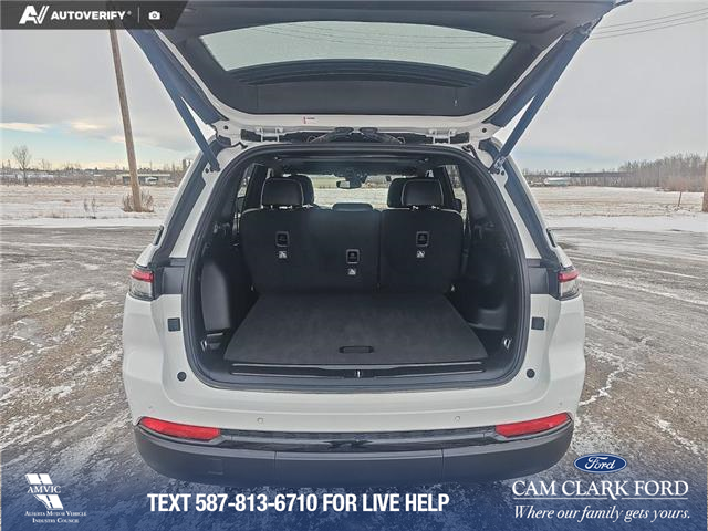 2025 Jeep Grand Cherokee Laredo (Stk: SJ056A) in Innisfail - Image 10 of 24